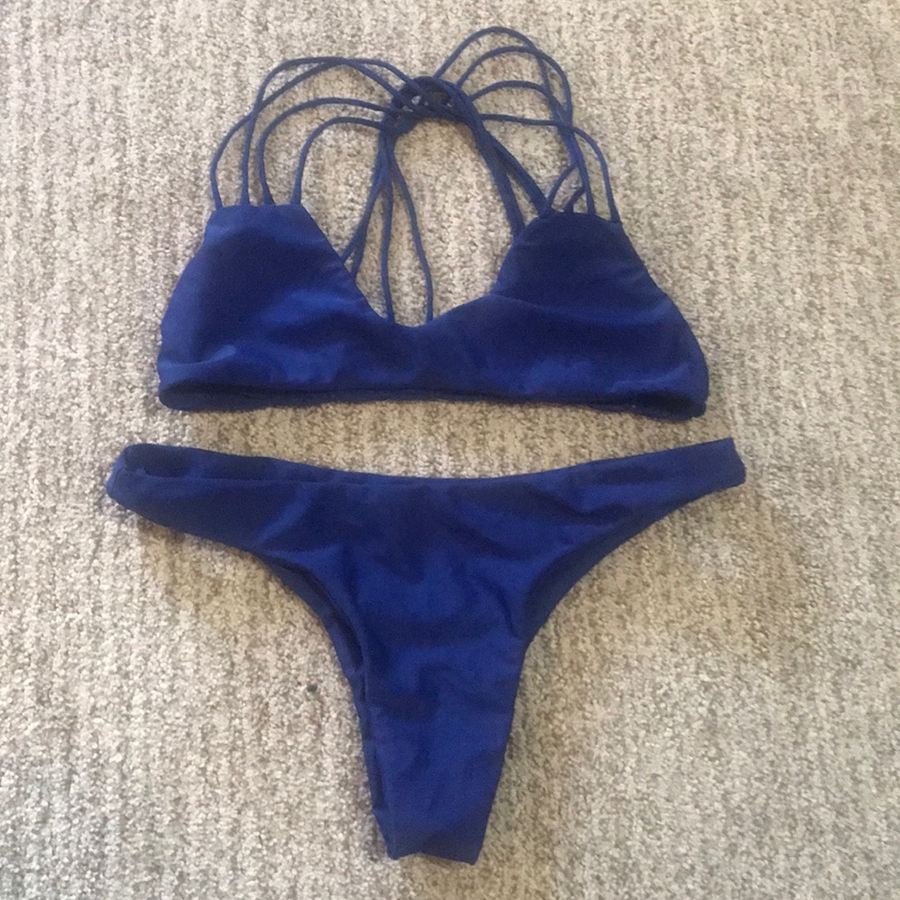 Navy bikini